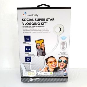 Social Super Star Vlogging Kit by Travelocity